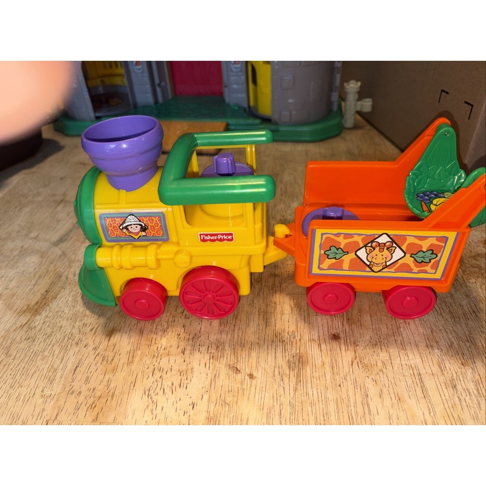 2001 Fisher-Price Little People Petting Zoo Train Yellow Orange Toy B2840